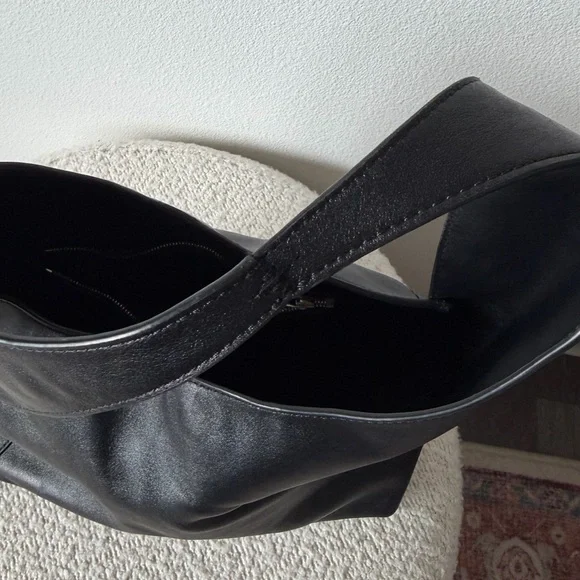 Reformation Small Vittoria Tote - Picture 8 of 8